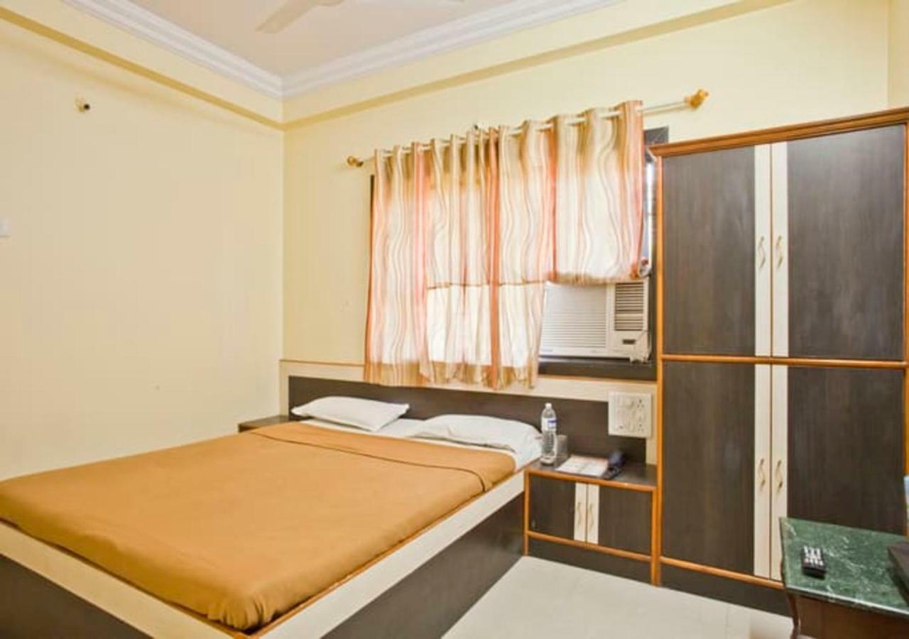 Hotel Sai Ganesh Sirdi Kültér fotó