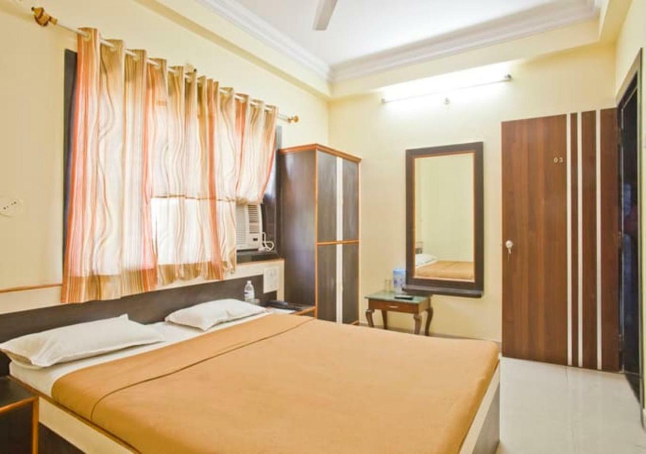 Hotel Sai Ganesh Sirdi Kültér fotó