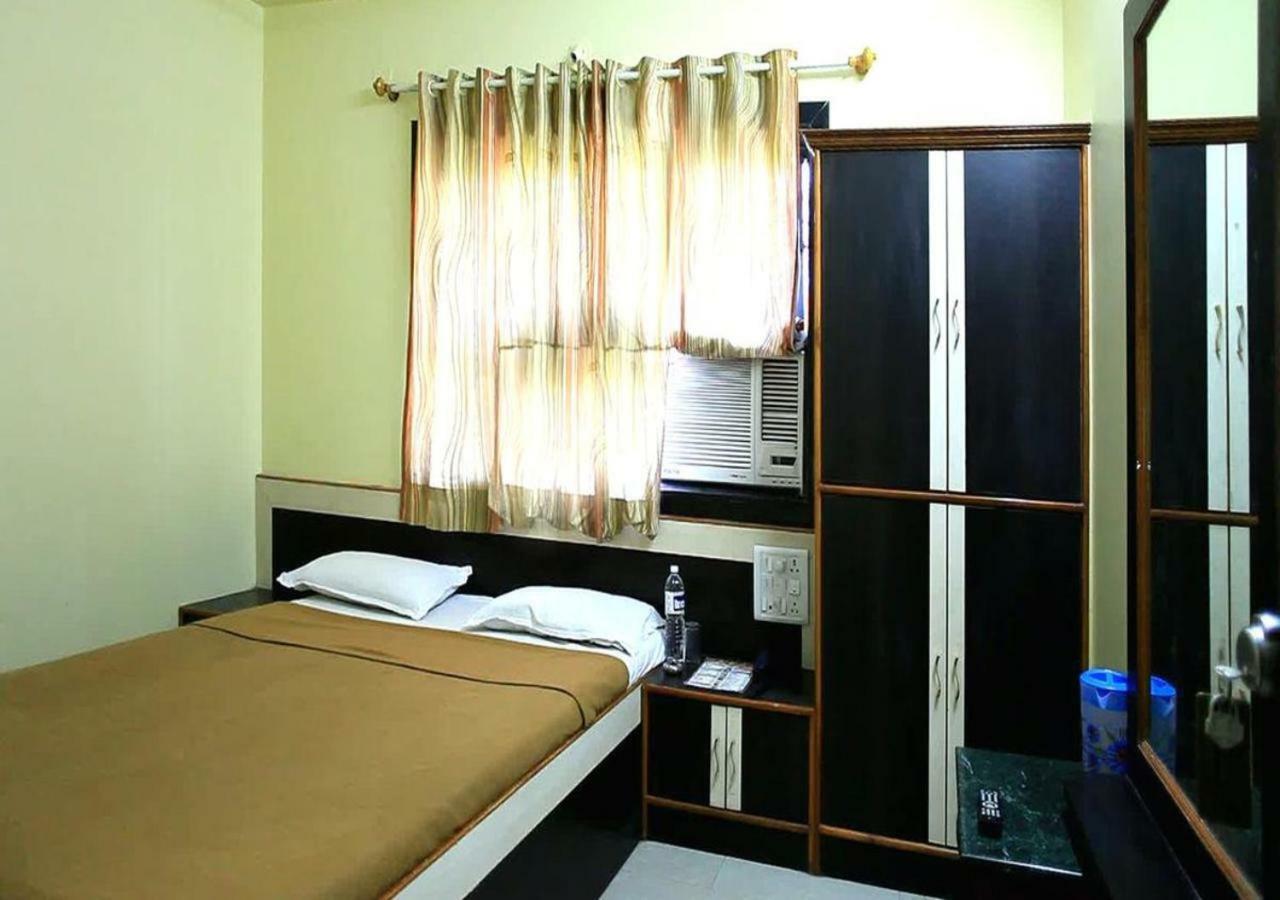 Hotel Sai Ganesh Sirdi Kültér fotó
